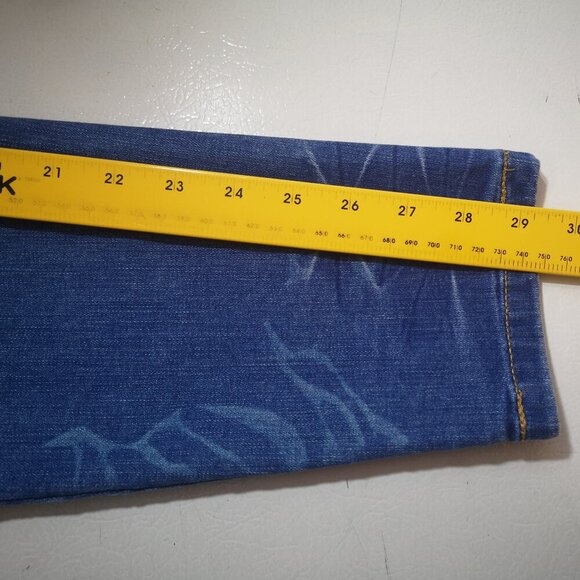 D/C Jeans Ladies Size 16 Straight Medium Wash Blue Jeans - Picture 13 of 13